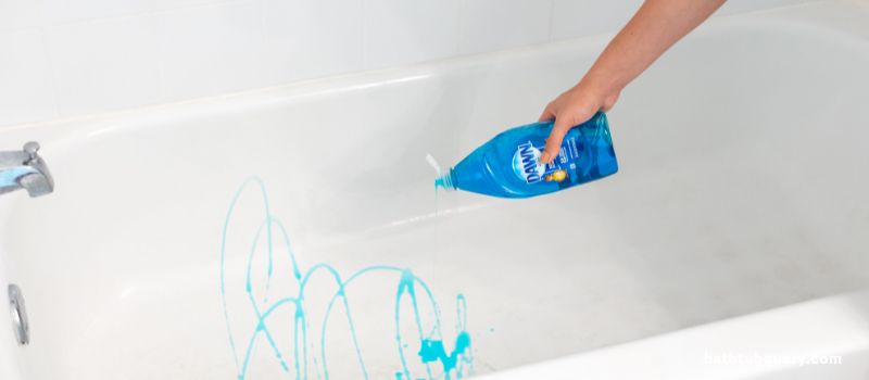 How-to-Clean-a-Bathtub-with-Dawn